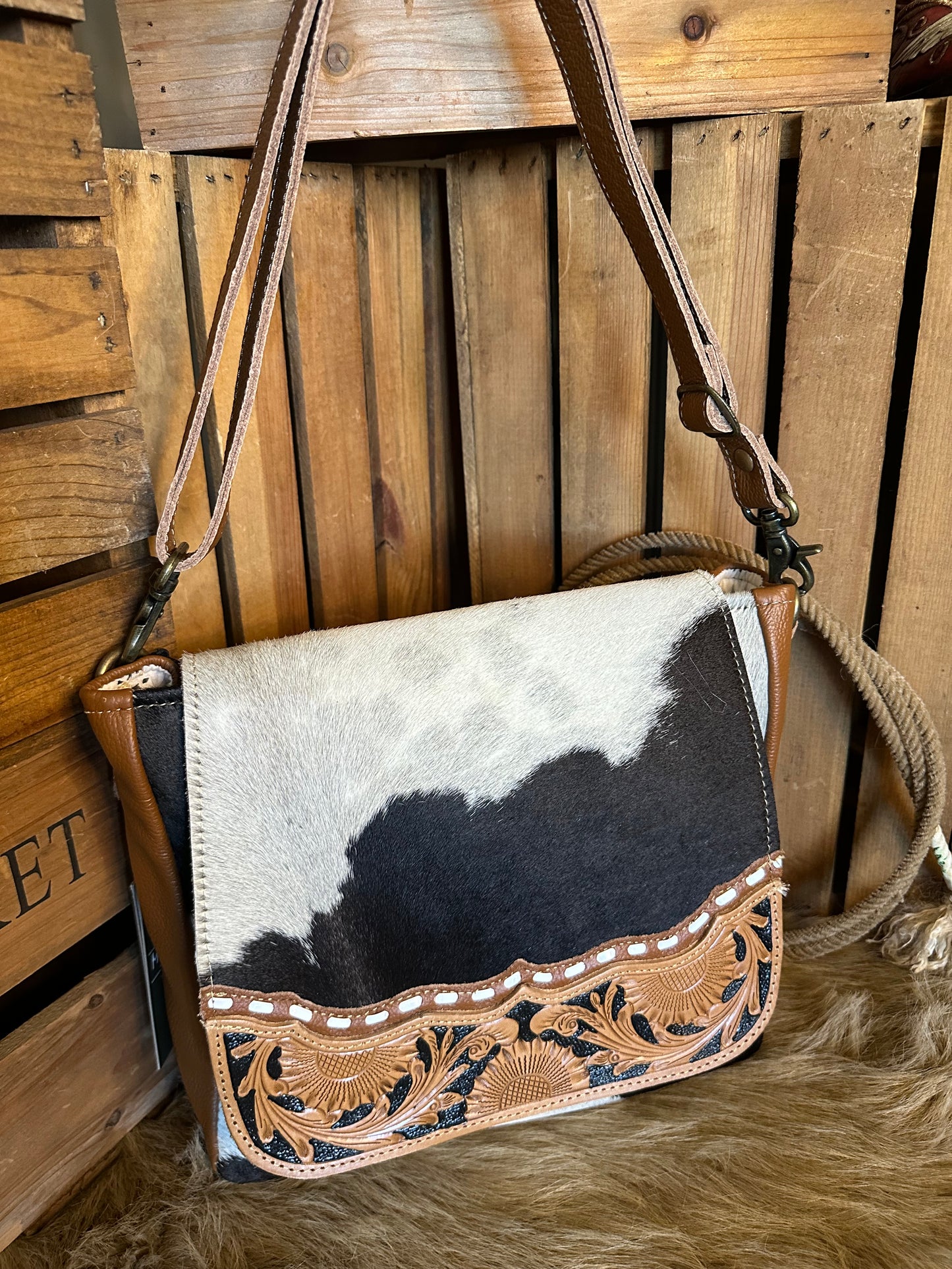 Western Cowhide Conceal and Carry Crossbody Bag, The Magnifique Bag